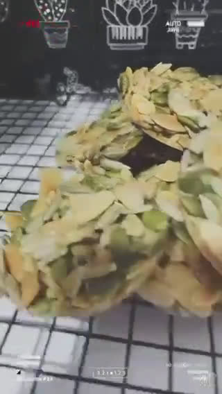 Gambar langkah 4 resipi Biskut florantin.