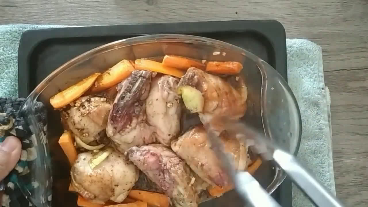 Foto langkah ke 4 dari resep Baked honey soy chicken.