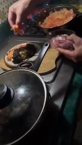 Foto del paso 2 de la receta: Mole almendrado con pollo y arroz rojo