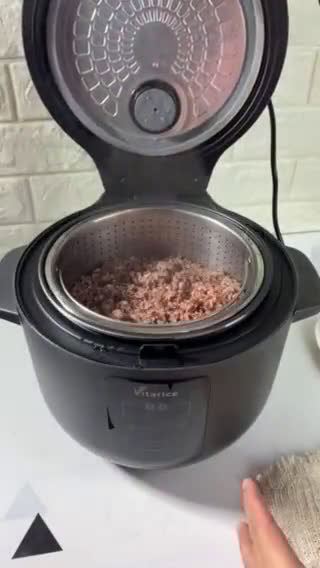 Foto langkah ke 1 dari resep Nasi Merah tumis ayam tauge.