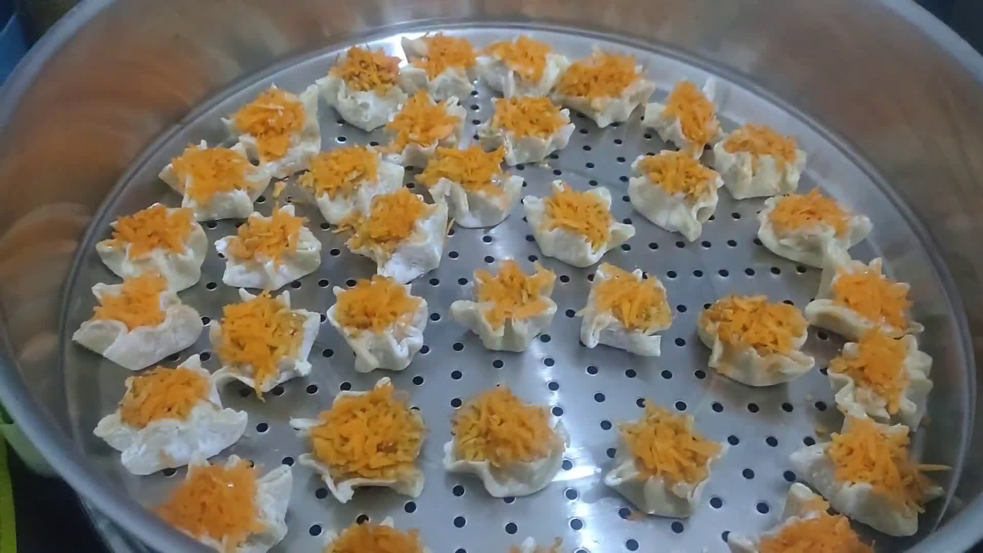 Foto langkah ke 4 dari resep Dimsum Udang Ayam.