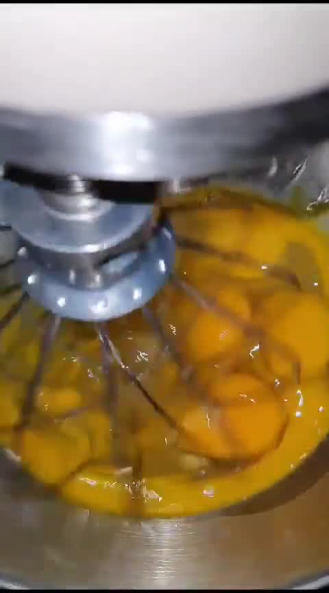 Foto langkah ke 2 dari resep Bolu Talas Kukus Keju.