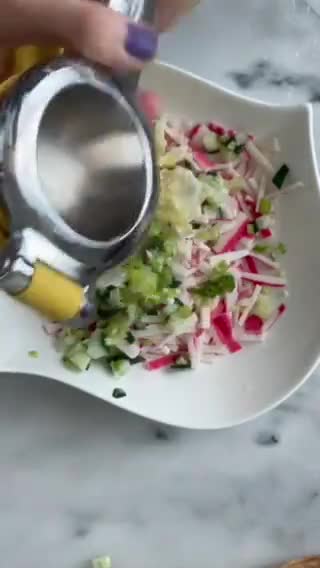 Foto del paso 1 de la receta: Tostadas de surimi