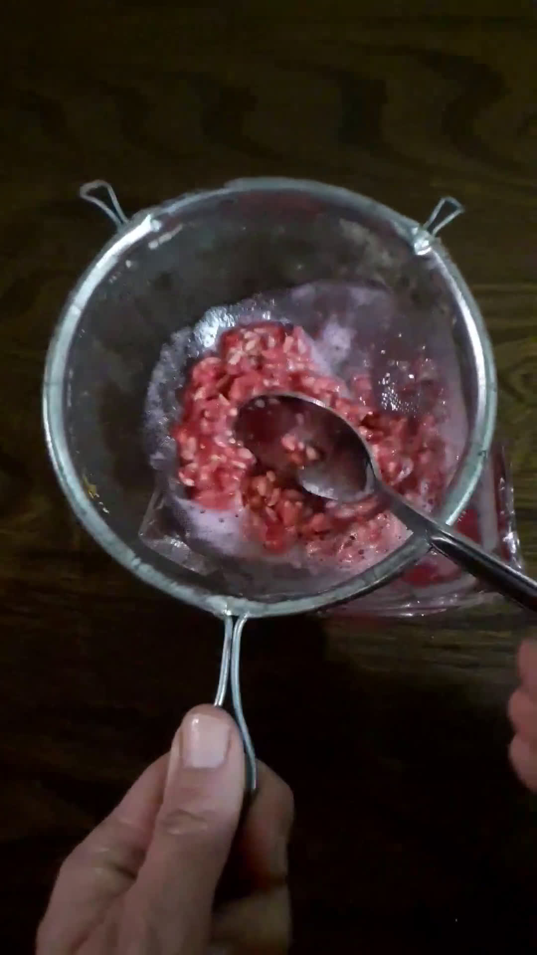 عکس مرحله 2 از دستور آب انار طبیعی و سس انار 😋🤤 Juice and pomegranate sauce
