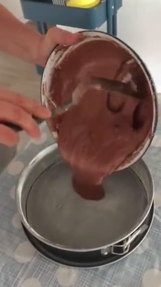 Foto del paso 8 de la receta: Bizcochuelo de chocolate