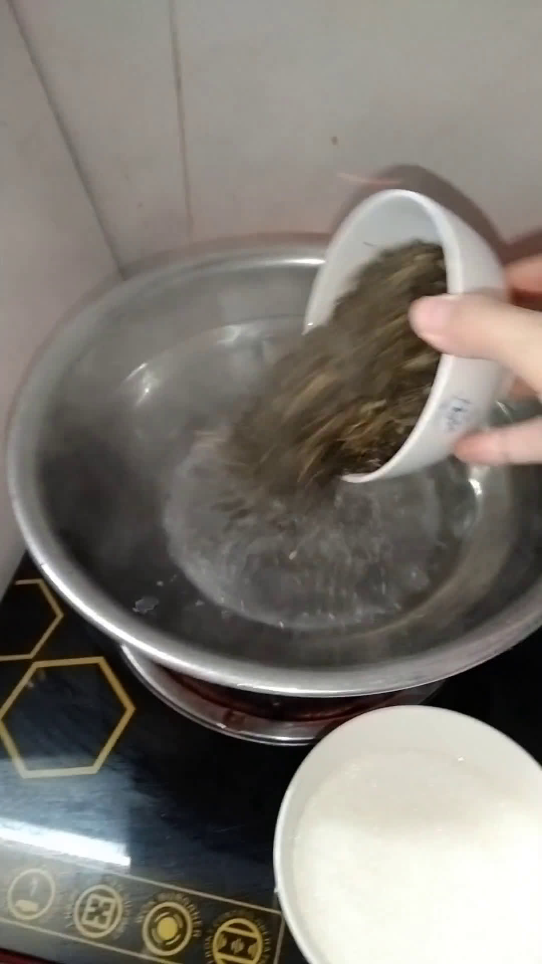 Hình bước làm 1 của món Trà sữa (đơn giản)