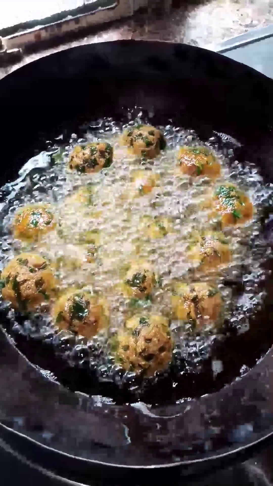 દાણા મુઠીયા નું શાક (Dana Muthia Shak Recipe In Gujarati) રેસીપી સ્ટેપ4ફોટો