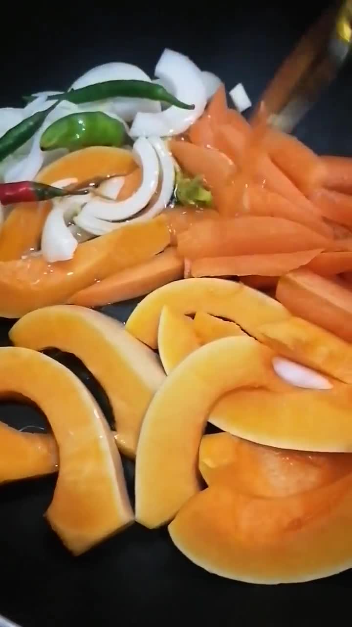 صورة لخطوة 2 من وصفة رز صيني بالخضار