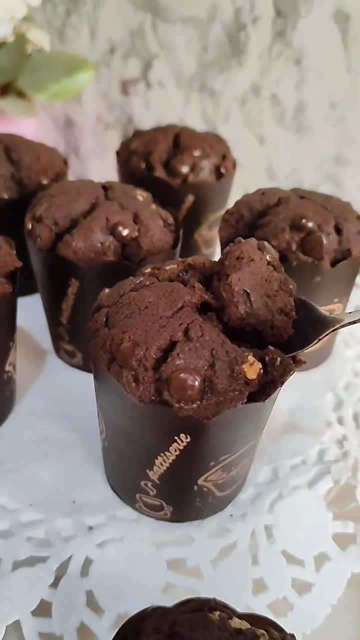 Foto langkah ke 5 dari resep Chocolate Custard Muffin.