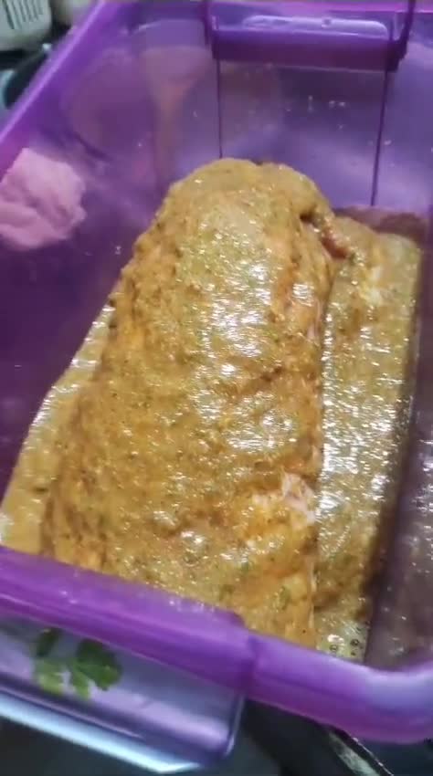 Foto del paso 2 de la receta: Lomo en salsa, arroz de cebolla, ensalada fría