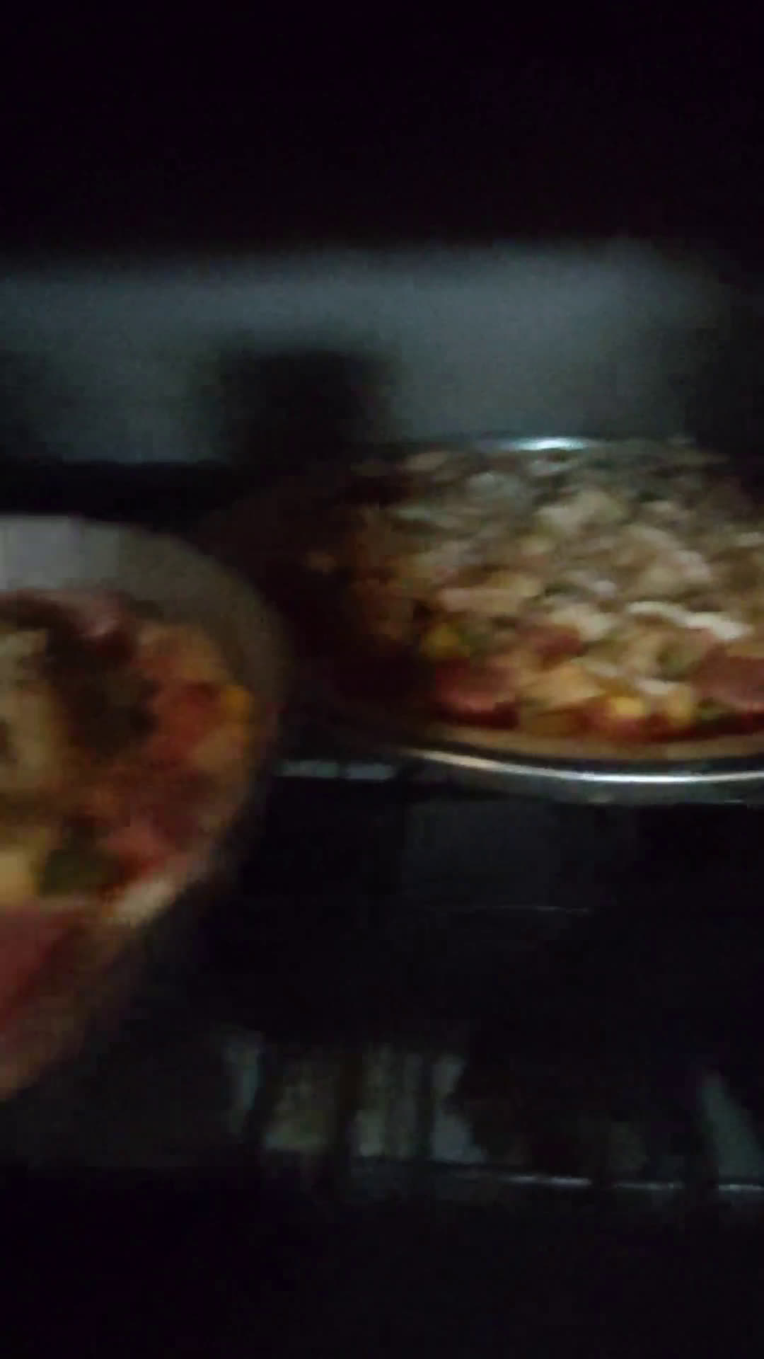 Foto langkah ke 5 dari resep Pizza sederhana.
