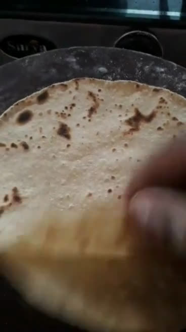 બે પડી રોટલી (Be Padi Rotli Recipe In Gujarati) રેસીપી સ્ટેપ3ફોટો