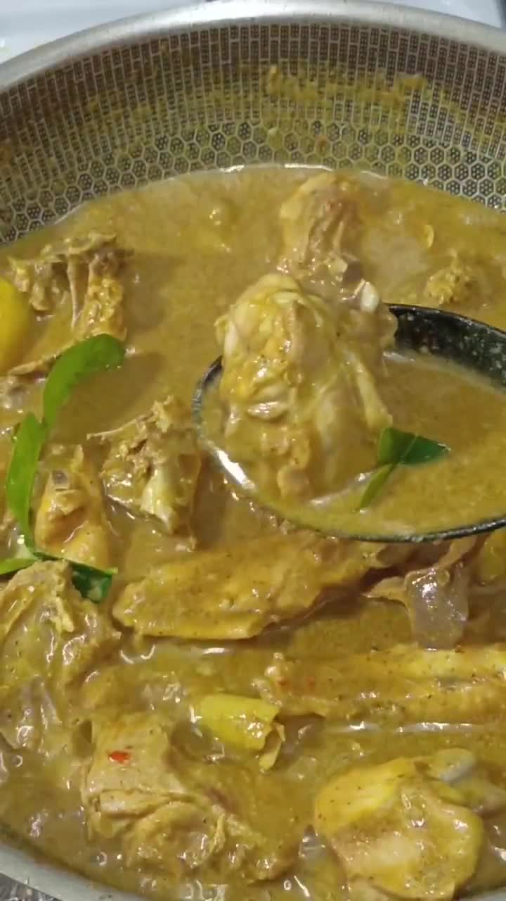 Gambar langkah 6 resipi Gulai Ayam Kerisik.