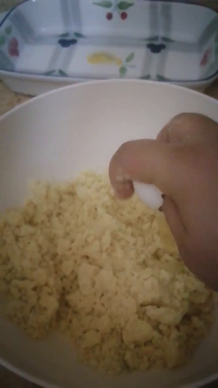 صورة لخطوة 1 من وصفة تارت بكريمة الباتيسيير بنكهة الليمون خوورررافي🥮🥧