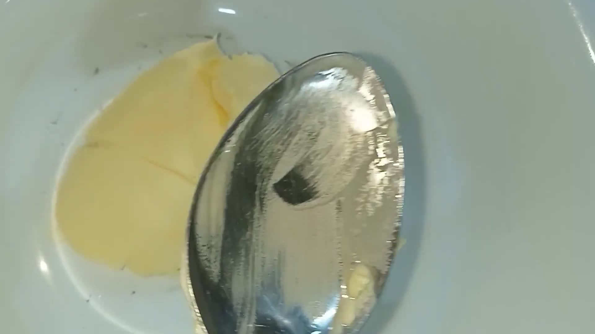 Une image de l'étape 3 de Quiche aux oignons mauves 🧅🧅🧅🧅.