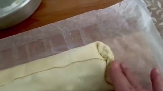 Foto del passaggio 4 della ricetta Ciambella di sfoglia sfiziosa farcita con tonno patate e cavolfiore