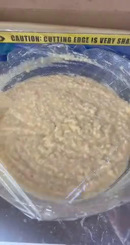 صورة لخطوة 4 من وصفة بسبوسه محشيه بالقشطه