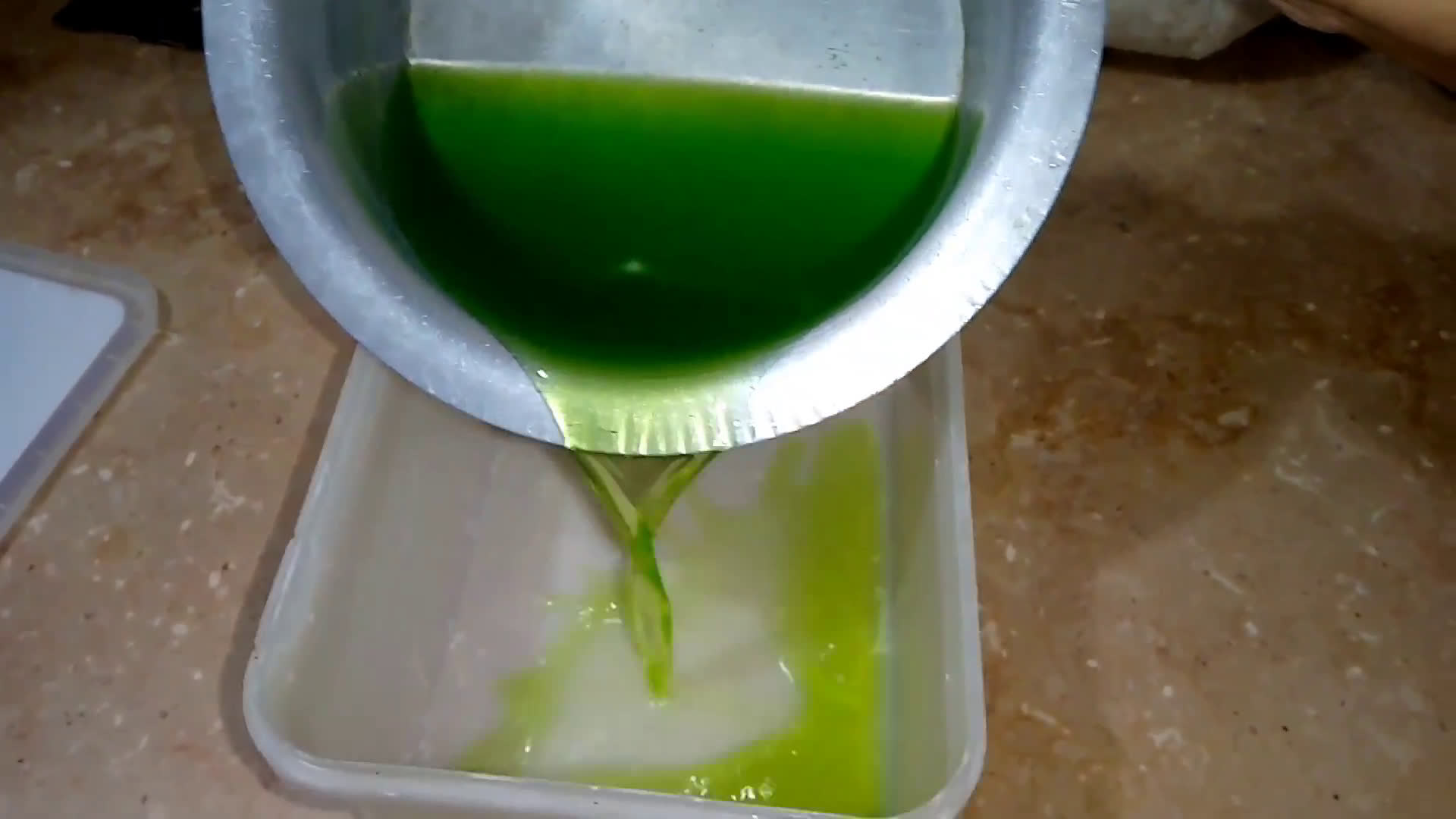 A picture of step 5 of Banana jelly / Green Jelly.