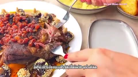 صورة لخطوة 4 من وصفة شوي لحم العيد بالفرن بالبصل وزيت زيتون ذايب ذوبان #عيدكم_مبارك