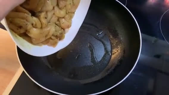 Fűszeres csirkemellfalatok recept fázis 2 fotója