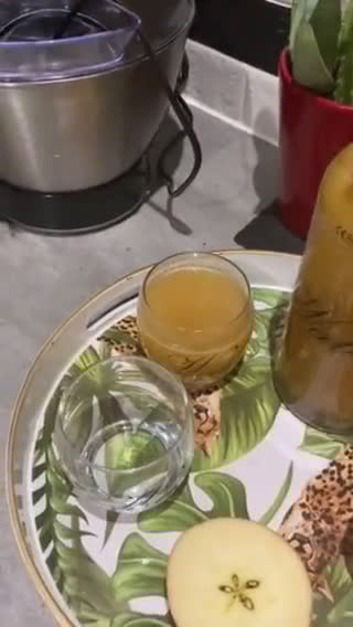 صورة لخطوة 1 من وصفة عصير التفاح 🍎