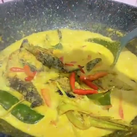 Foto langkah ke 5 dari resep Ikan Cuek Tongkol Santan / Bumbu Kuning.