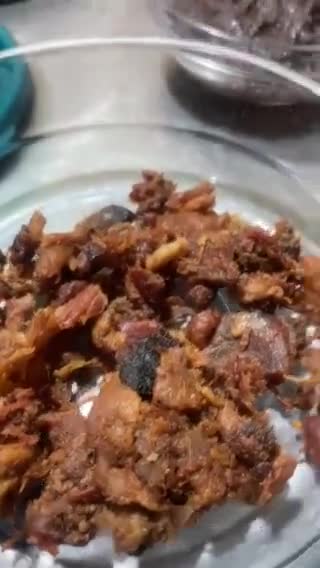 Foto del paso 1 de la receta: Tostadas con frijoles negros fritos en manteca de Puerco 🐷