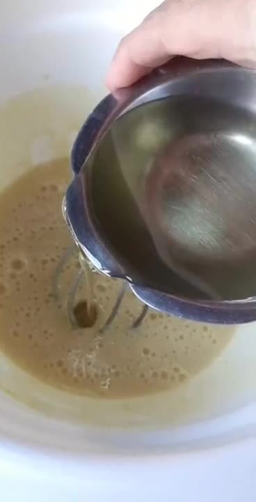 Foto del paso 2 de la receta: Magdalenas de manzanilla y miel🍯