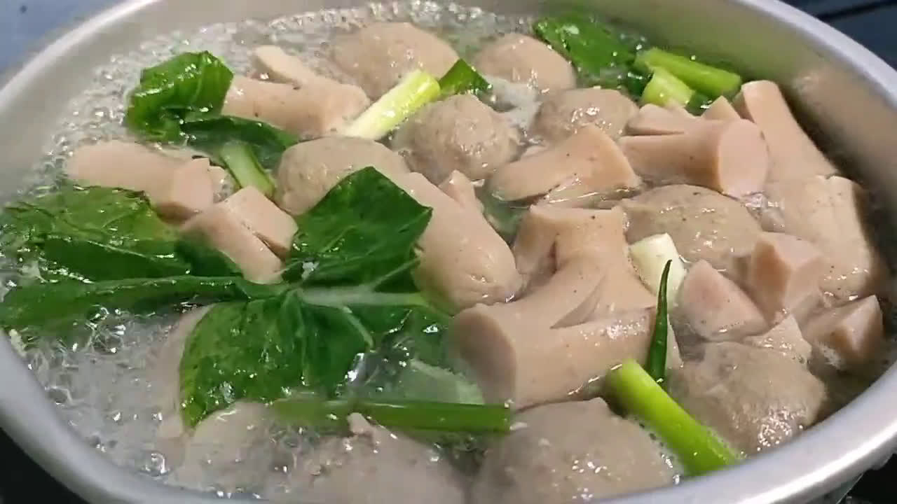 Foto langkah ke 4 dari resep Baso Kuah simple ala Mom's Firza (476).