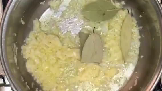 صورة لخطوة 1 من وصفة شوربة فواكه البحر