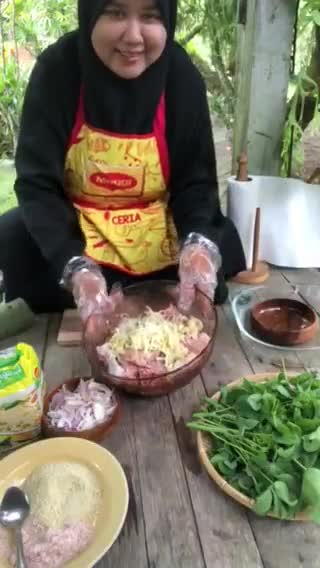 Gambar langkah 2 resipi Manok Pansoh Maggi.
