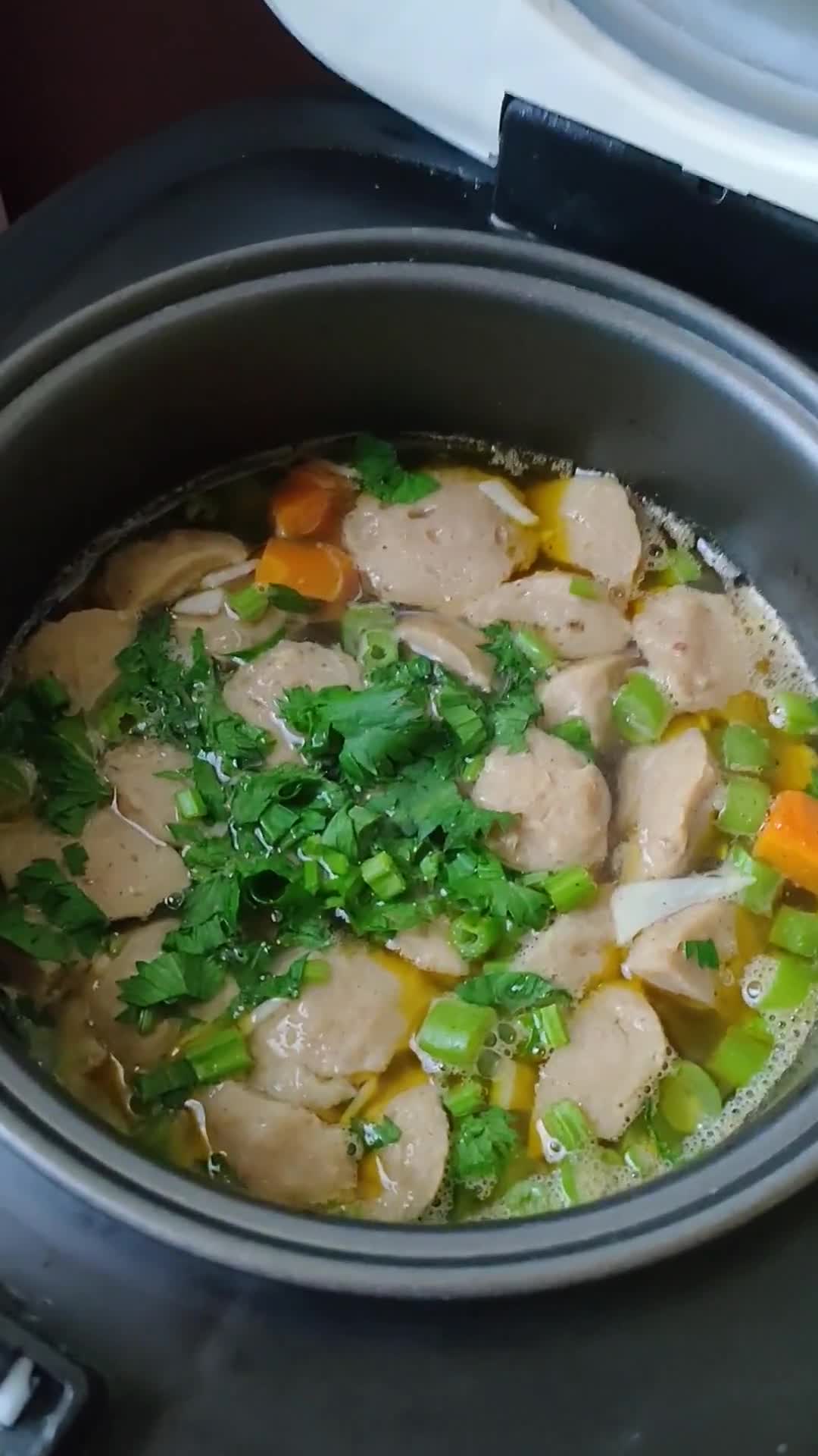 Foto langkah ke 5 dari resep Sop Bakso Sapi ✨.