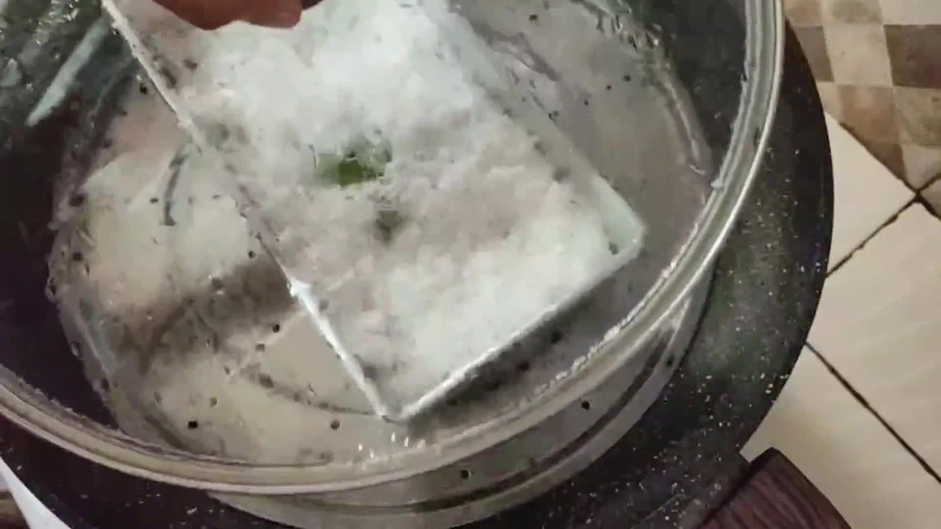 Foto langkah ke 1 dari resep Kue klepon tepung ketan isi gula merah (Lembut,manis, gurih).