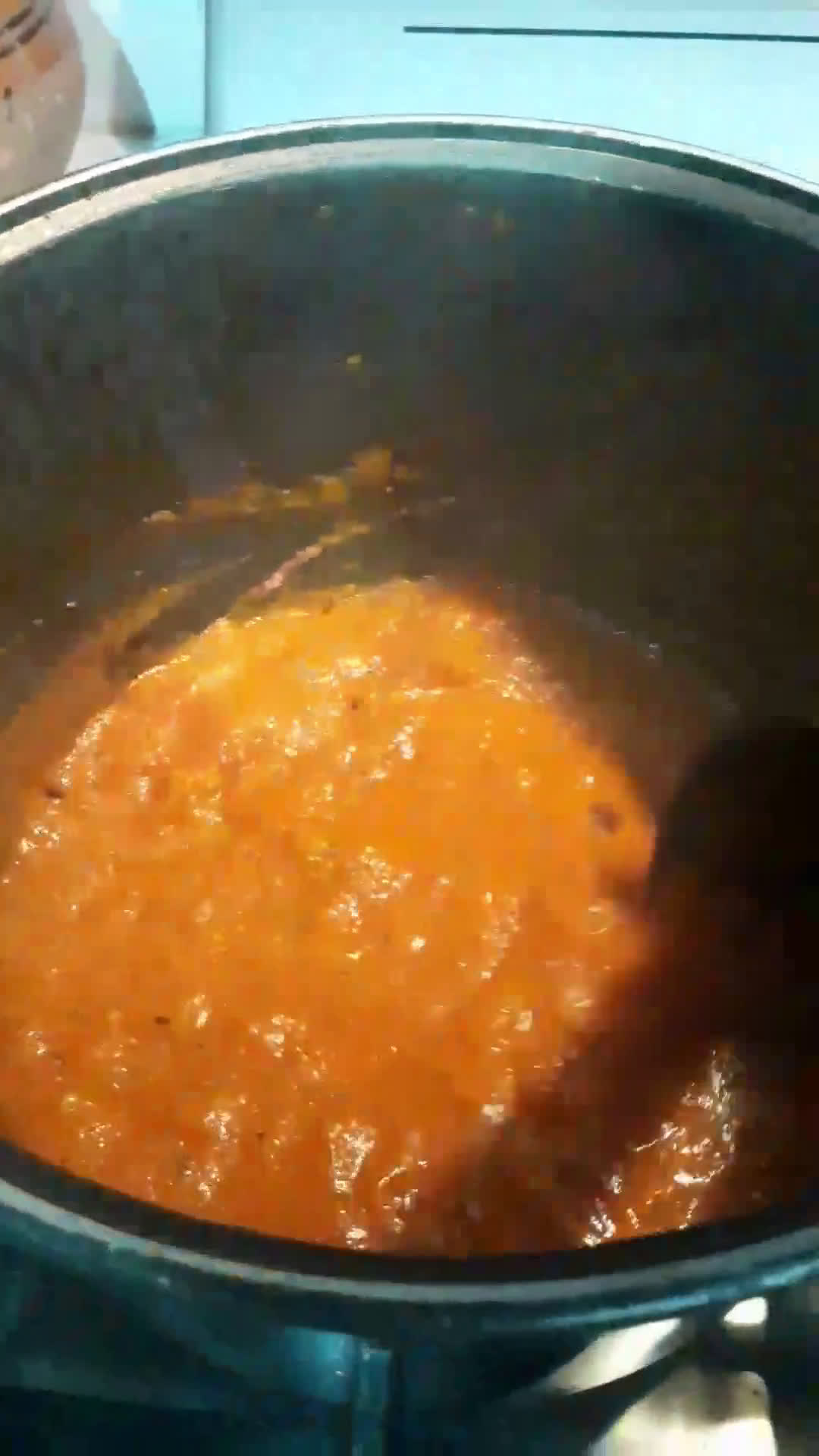 Foto del paso 15 de la receta: Pizza de pepperoni con una salsa de tomate casera