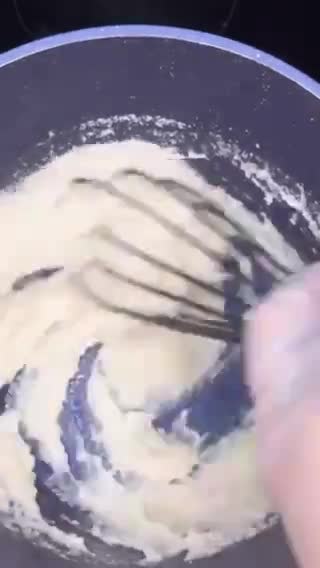 صورة لخطوة 3 من وصفة اقراص جوز الهند 🥥