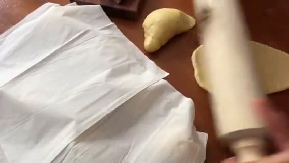 Foto langkah ke 6 dari resep Roti Isi Coklat Tanpa Oven.