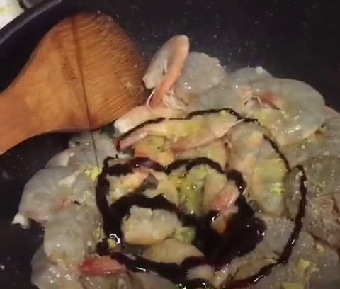 Foto langkah ke 2 dari resep Udang Kecap 🤤.
