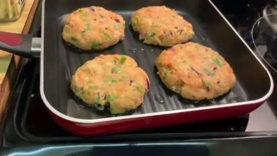 Foto del paso 3 de la receta: Hamburguesas de Salmón