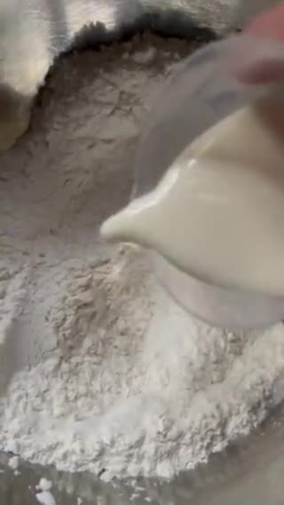 Gambar langkah 2 resipi Roti sosej simple.
