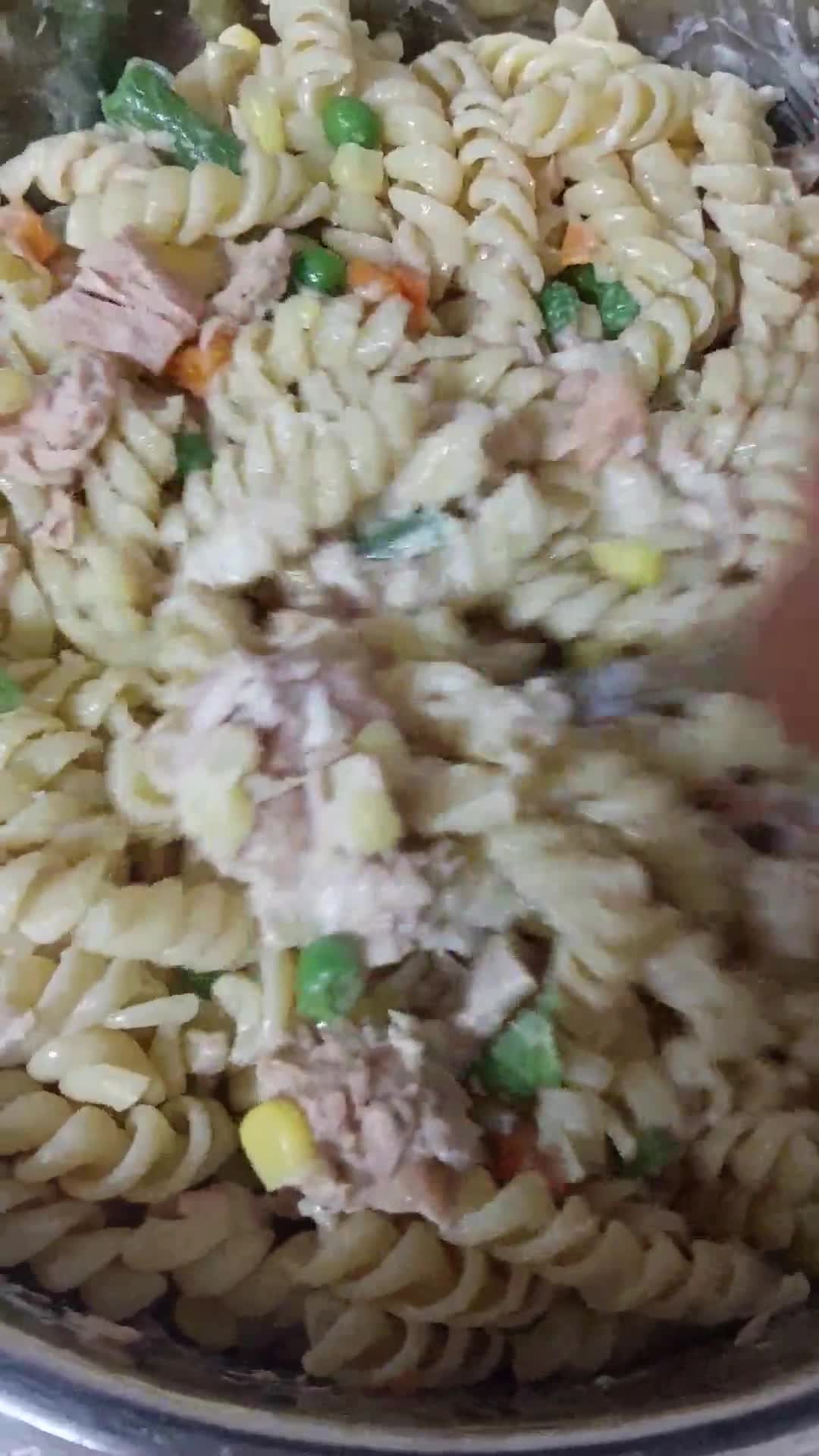 Foto del paso 3 de la receta: Ensalada de Espirales fríos con atún y primavera