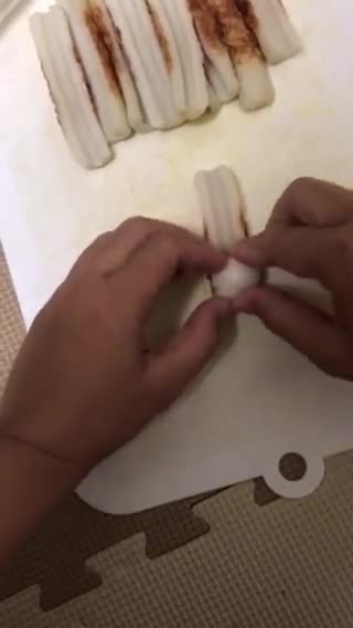 Foto langkah ke 3 dari resep Telor Puyuh Gulung Chikuwa Bumbu Kari.