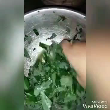 Foto langkah ke 3 dari resep Gulai Daun Ubi.