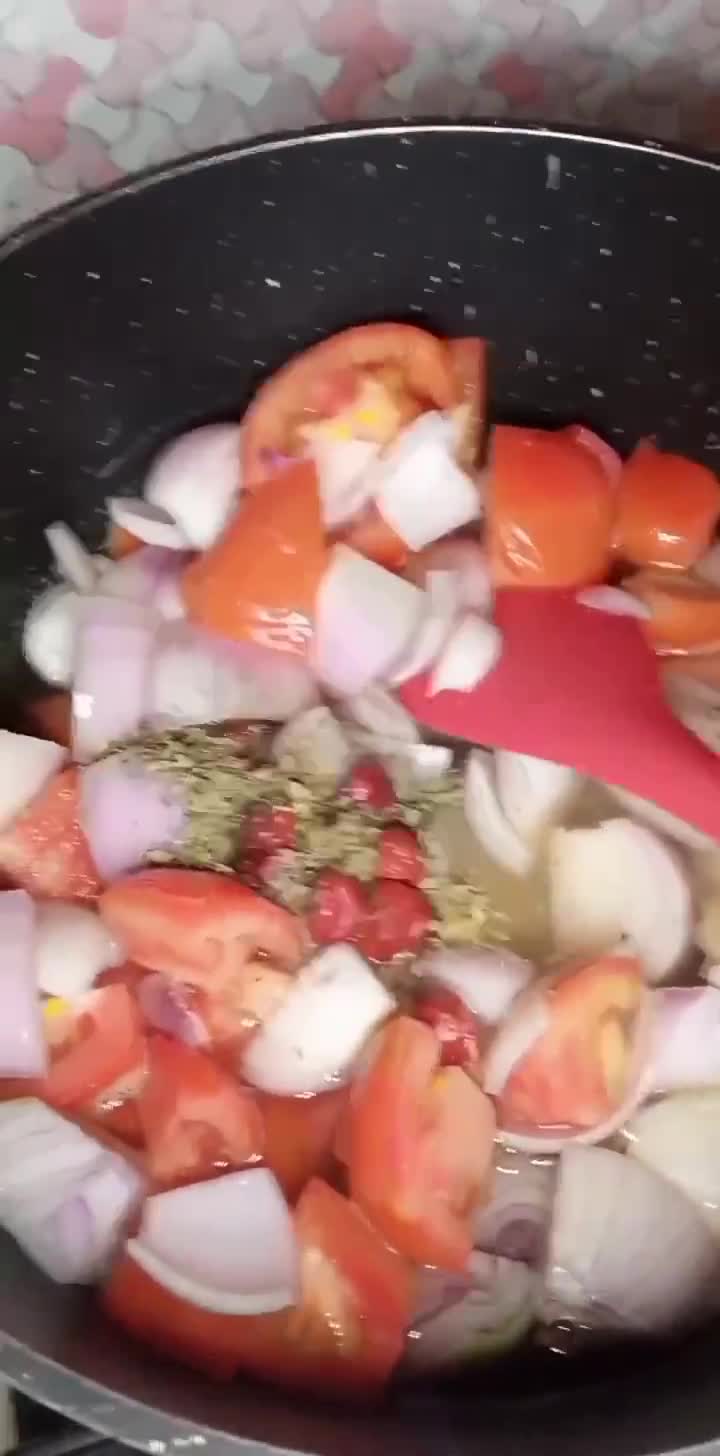 A picture of step 1 of Chicken Koila Karahi.