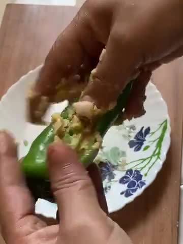 मिर्ची पकौड़ा (वड़ा) (mirchi pakoda vada recipe in hindi) रेसिपी चरण 6 फोटो