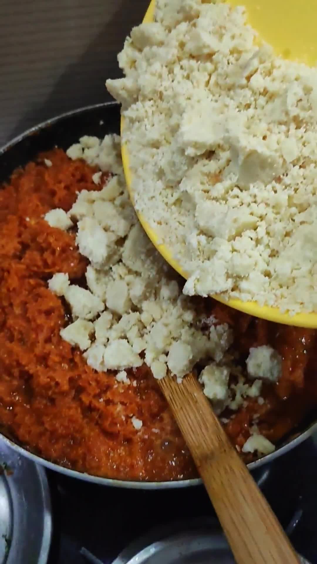 गाजर हलवा(GAJAR HALWA RECIPE IN HINDI) रेसिपी चरण 3 फोटो