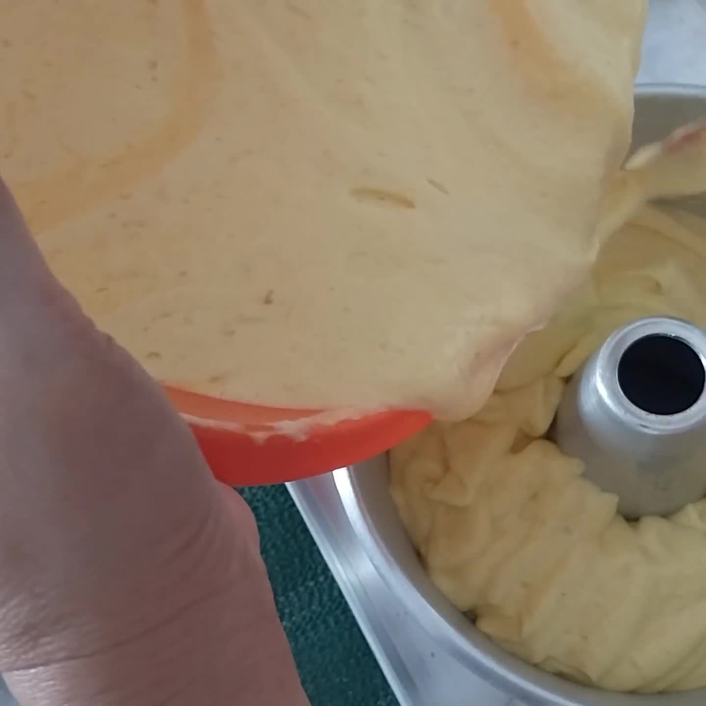 Foto langkah ke 7 dari resep 166. Chiffon Labu Kuning Keju.
