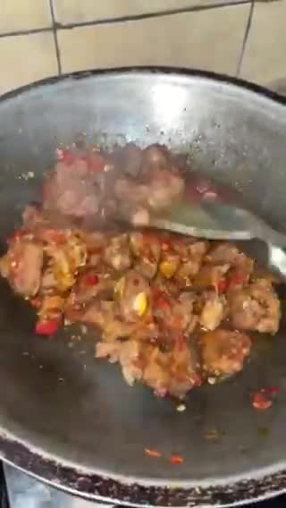 Foto langkah ke 4 dari resep Oseng daging kambing kecap pedas.