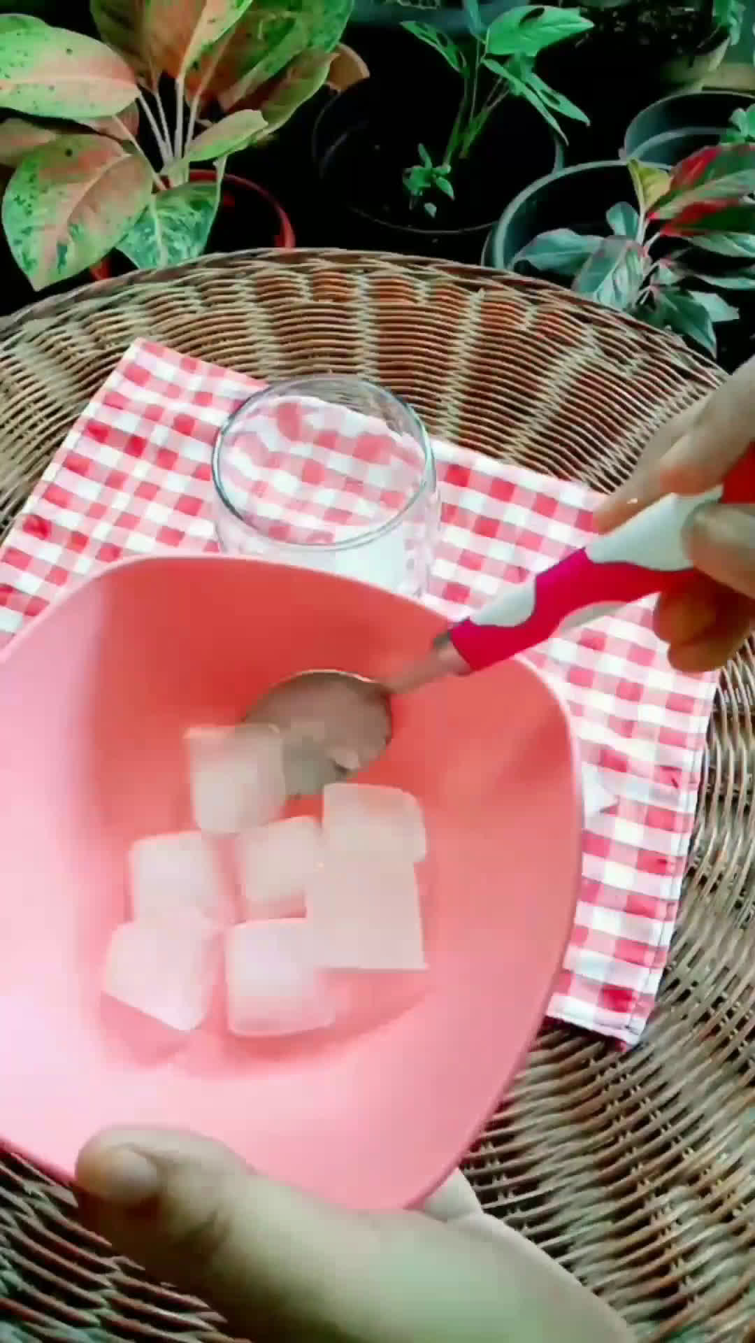 Foto langkah ke 1 dari resep Es Fanta Yakult.