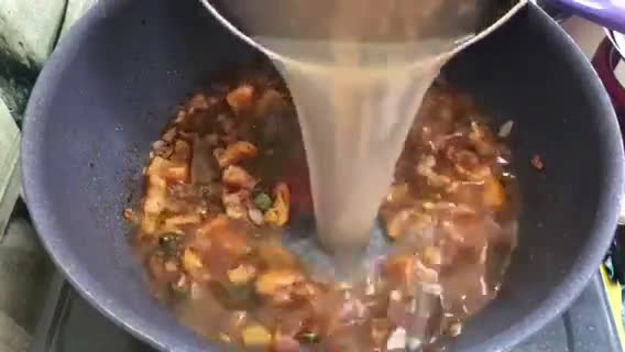 Gambar langkah 4 resipi Sopa de Lima 🇲🇽.