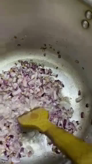 صورة لخطوة 3 من وصفة ملوخيه يمنيه مع الطماطم لذيذه جدا مع سر الوصفه 👌🇾🇪